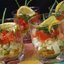 Порционный салат с тунцом и помидорами