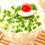 Салат с кальмарами, яблоками и сыром