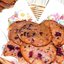 Творожное печенье с вишней и шоколадом