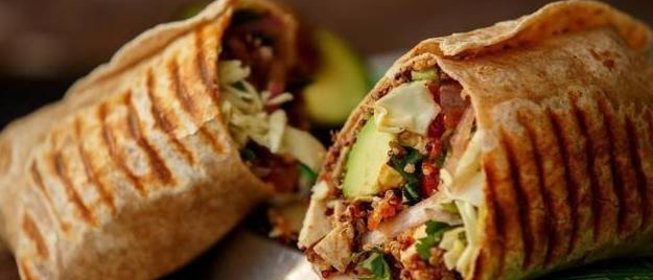 Буррито с курицей и киноа