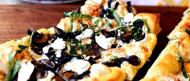 Слоеная пицца с грибами