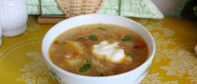 Щи из свежей капусты с перловкой