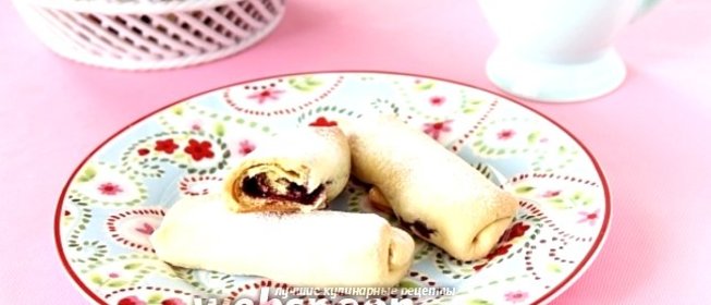 Миндальные рогалики с джемом