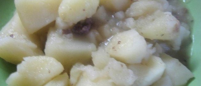 Картофель с тушенкой