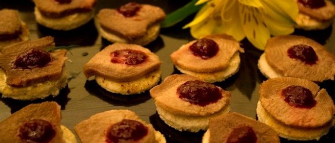 Канапе с языком