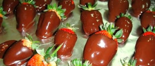 Клубника в черном шоколаде