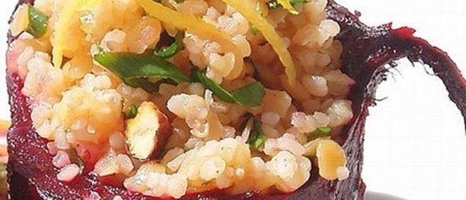 Печеная свекла с чечевицей и бургулем