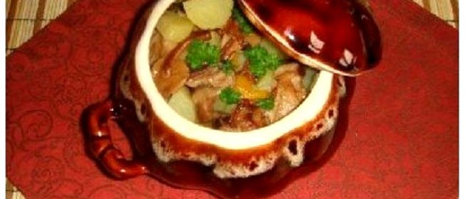 Картошка с грибами в горшочке