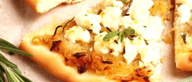 Пицца с домашним сыром