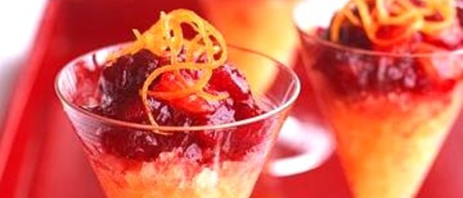 Клюквенно-ванильный коктейль с апельсиновым льдом