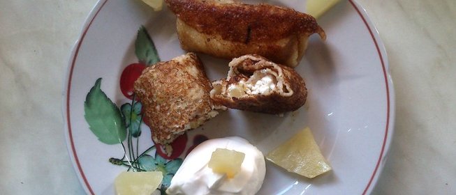 Блинчатые пирожки с творогом и ананасами