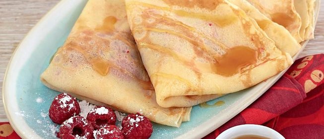 Блинчики с малиной и карамелью