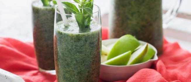 Зеленый вегетарианский смузи