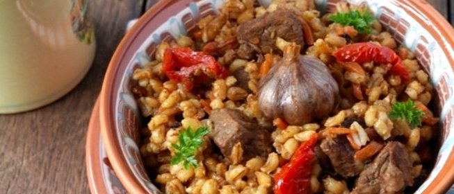 Плов из перловки с мясом