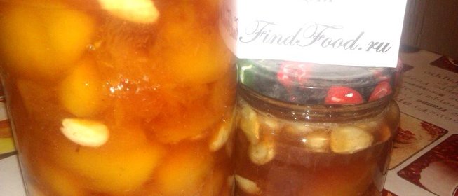 Персиковое варенье с миндалем