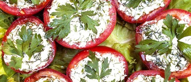 Помидоры, фаршированные творогом