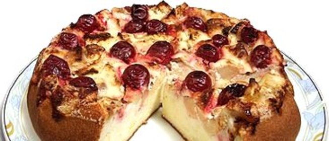 Творожная запеканка со сливами