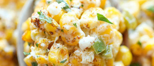 Салат с курицей, кукурузой и сыром