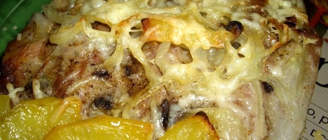 Картофель с ребрышками в духовке