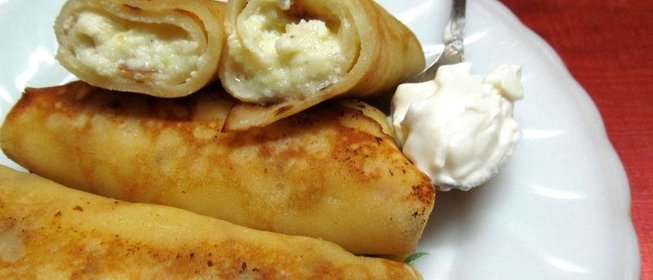 Блины с яблоком и творогом