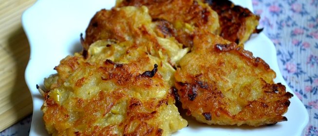 Постные яблочные оладьи