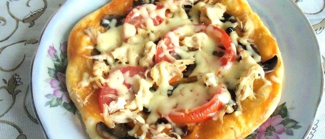 Пицца с курицей и грибами