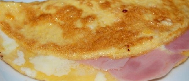 Омлет с ветчиной и сыром