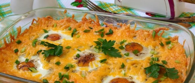 Картофельная запеканка с яичницей
