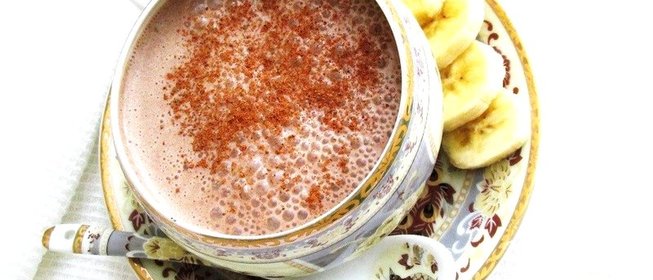 Шоколадно-банановый коктейль с медом