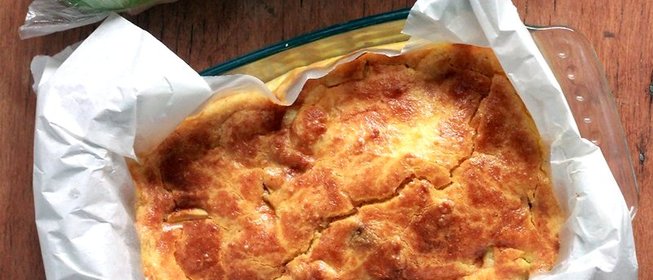 Творожная запеканка с яблоком и корицей