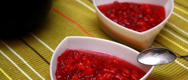 Варенье из шиповника с косточками