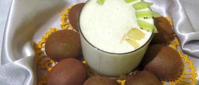 Коктейль с ананасом и киви