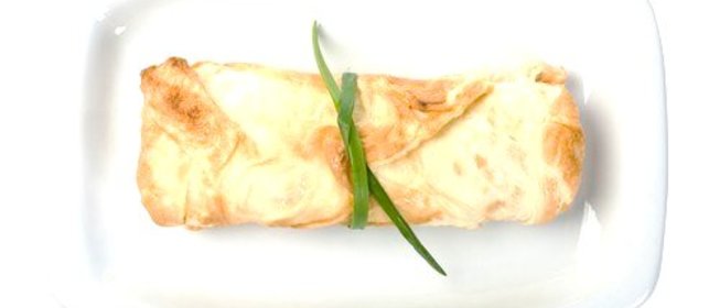 Гречневые блины с яйцами, ветчиной и грюйером