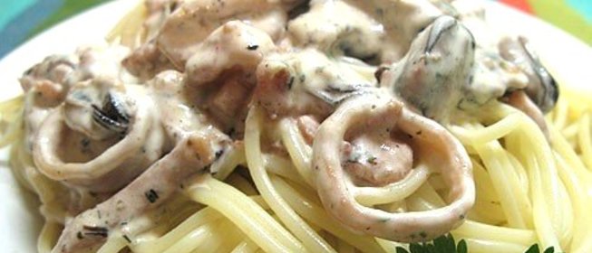 Морской коктейль с макаронами