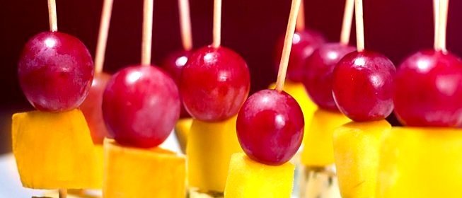 Канапе с виноградом