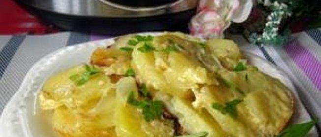 Картофель запеченный в сливках с сыром и чесноком