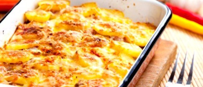 Запеченный картофель в сливках и чесноке (Gratin dauphinoise)