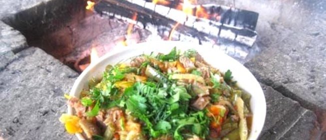 Лагман на костре в казане