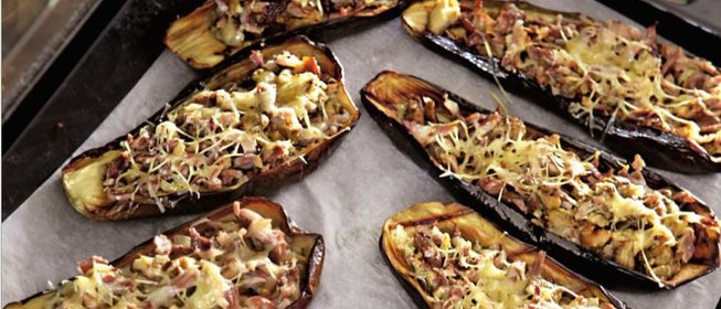 Баклажаны, фаршированные куриными желудками