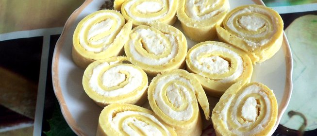 Омлетный рулет с плавленым сыром