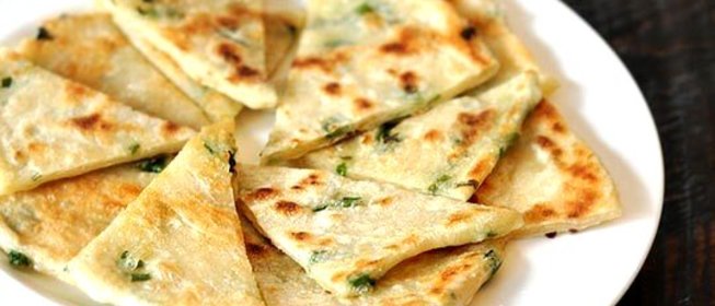 Вегетарианские блинчики с зеленым луком