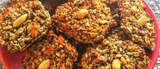 Диетическое печенье с орехами без муки и сахара