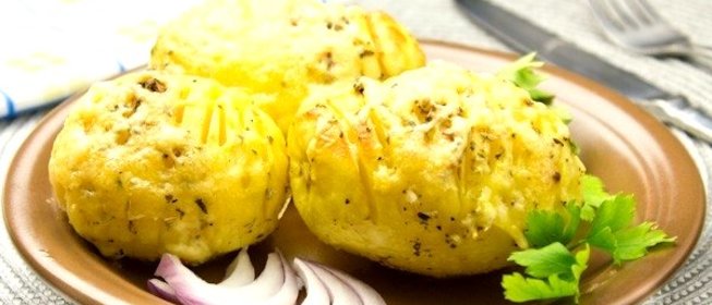 Запечённый картофель в итальянских травах