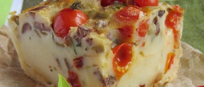 Запеканка с томатами и оливками