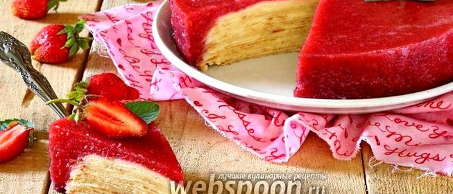 Блинный торт с клубничным желе