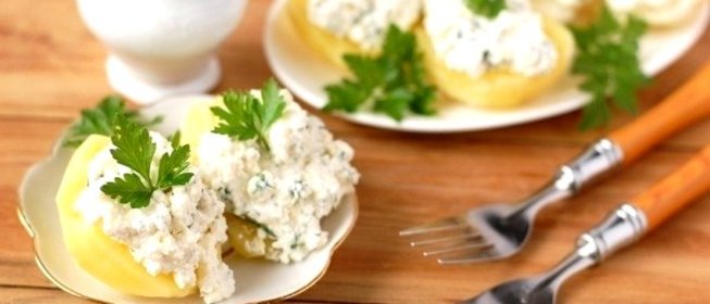 Картофель с творожной начинкой