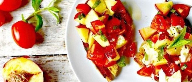 Фруктово-овощная брускетта