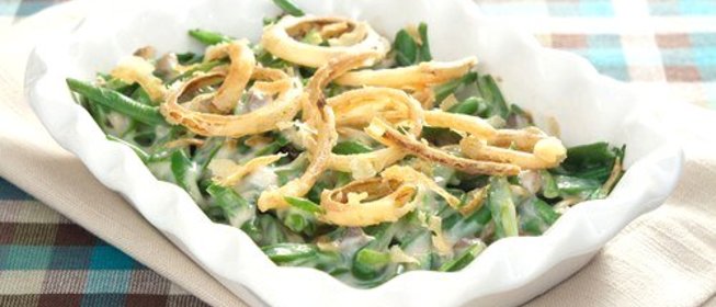 Зеленая фасоль с заправкой из йогурта и тахини