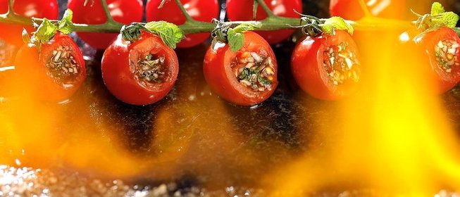 Помидоры черри с бальзамическим соусом