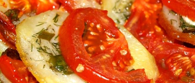 Картошка запеченная с помидорами